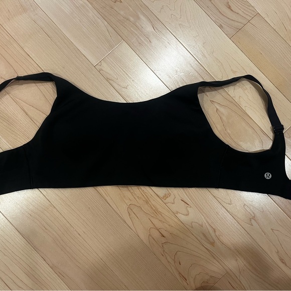 lululemon Classic Black Sports Bra size 10 C/D - Picture 5 of 5